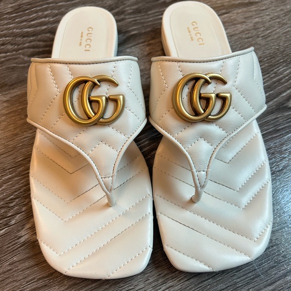 Gucci Double G Quilted Thong Flats in cream white - Picture 1 of 10